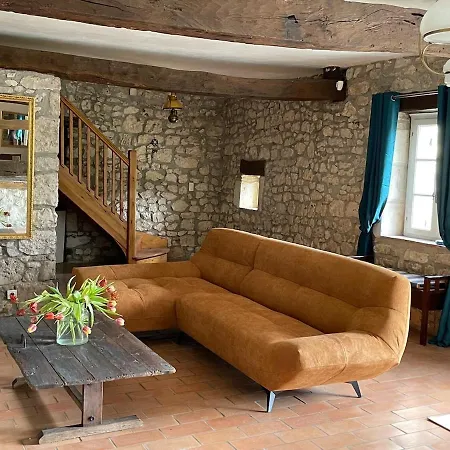 Domaine Le Nourrissat Сasa de vacaciones *