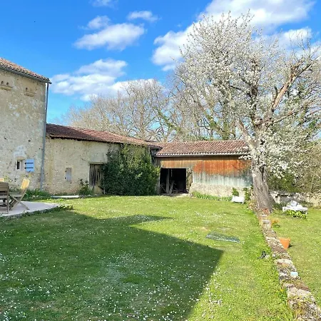 Domaine Le Nourrissat Hébergement de vacances Savignac-de-Duras